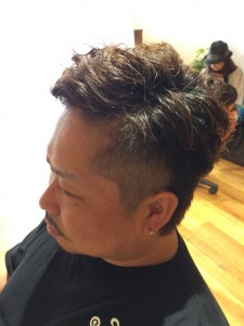 夏のツーブロック・ウェーブスタイル（メンズ）｜みずほ台 美容室 tomori Hair room トモリヘアルーム